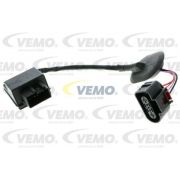 Слика 1 на релеј, пумпа за гориво VEMO Original  Quality V15-71-0060